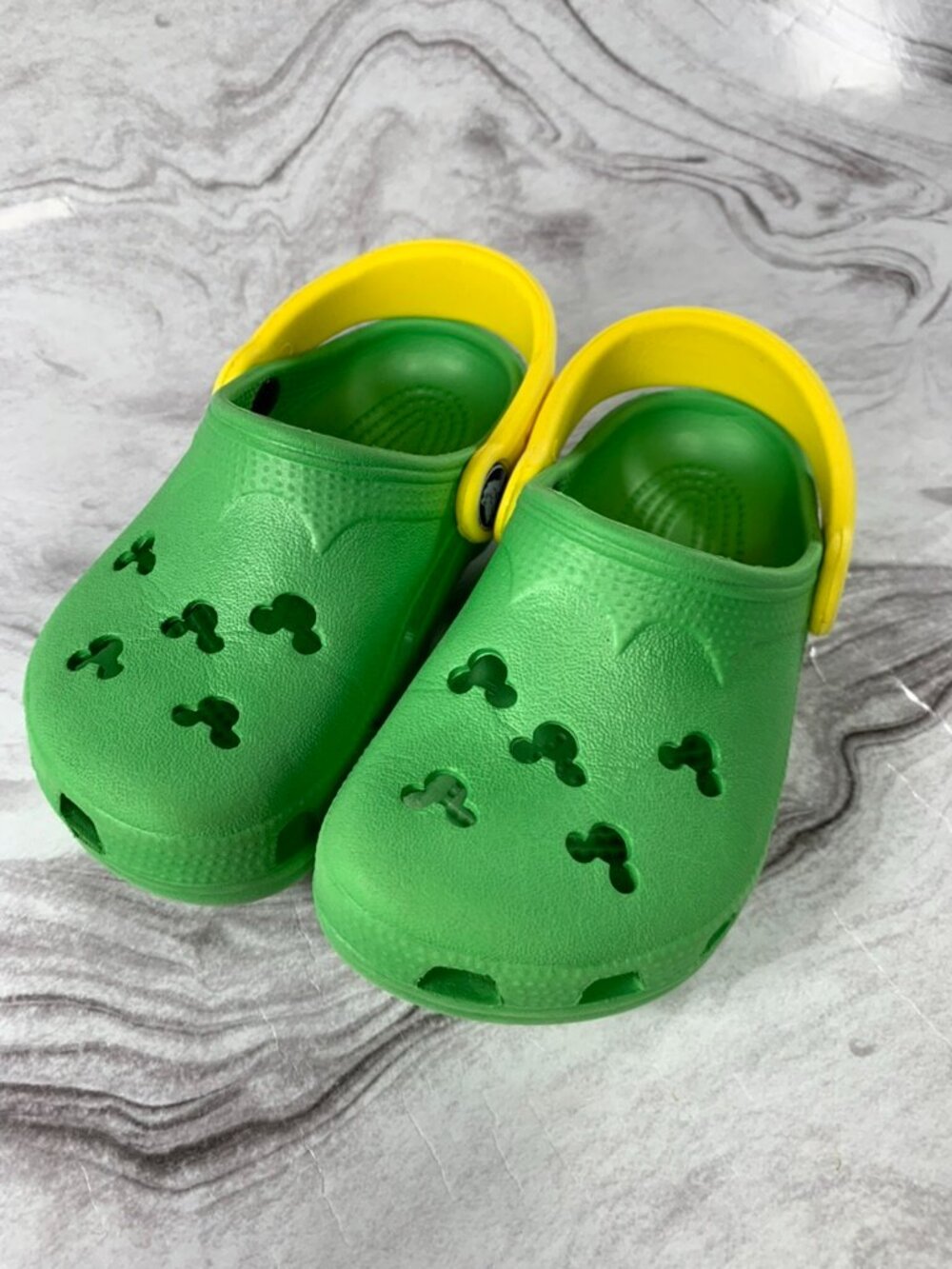 Crocs Disney Toddler Size C8-9 Slip On Shoes, Green & Yellow